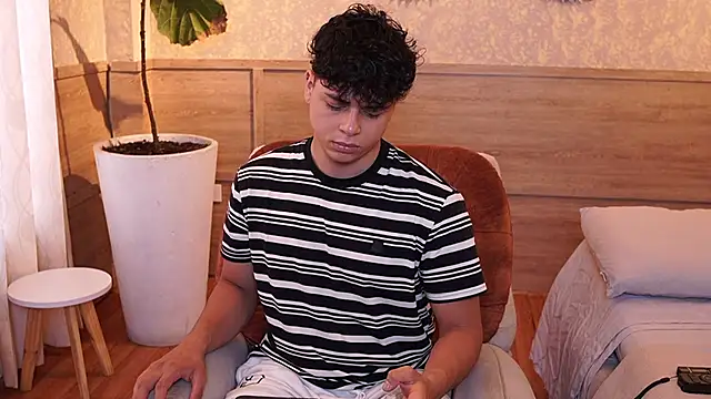 Ethan_occonorn Live XXX chat