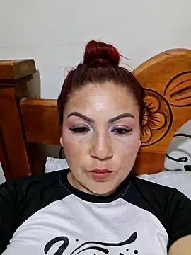 Chat +18 de Mechi-Dirty ao vivo