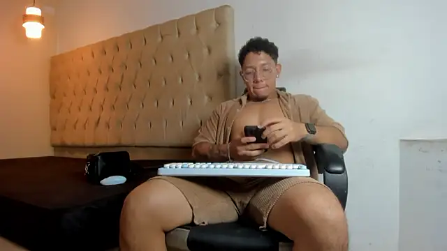 MaxSeduce23 live XXX chat