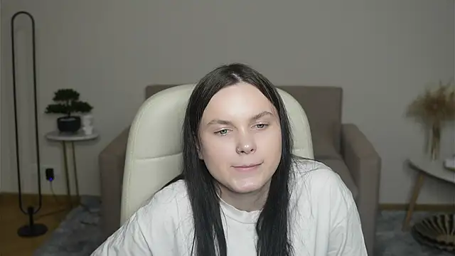 Chat +18 de LeilaErcolani ao vivo