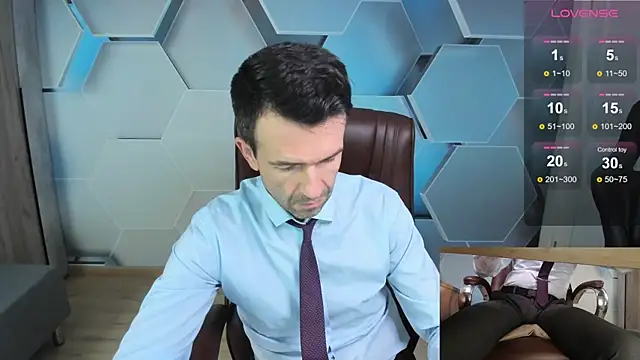 SteveTiger live XXX chat