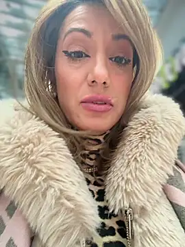 adya-aly: απευθείας συνομιλία ΧΧΧ