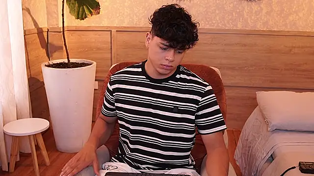 Ethan_occonor: απευθείας συνομιλία ΧΧΧ