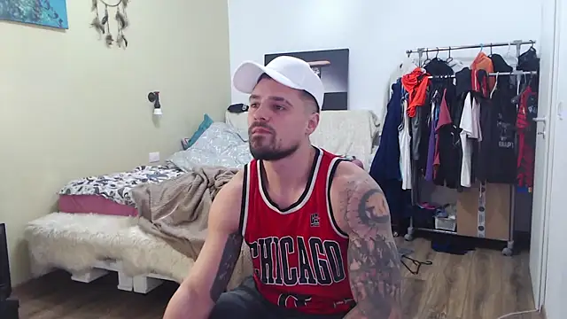 Tiberius_hunk Live XXX-chat