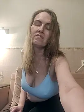 Evelina_cute live XXX chat