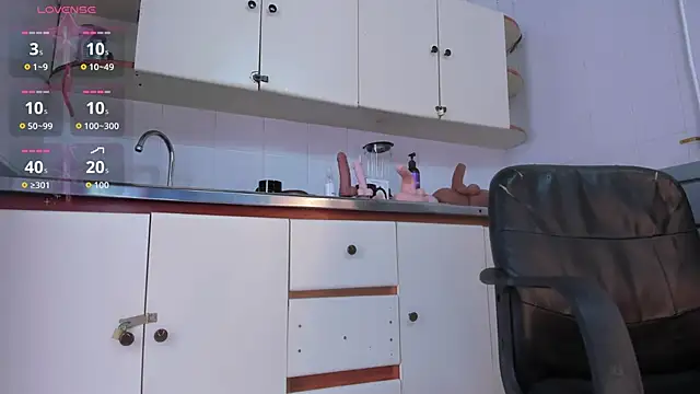 BustyGlowのライブXXXチャット