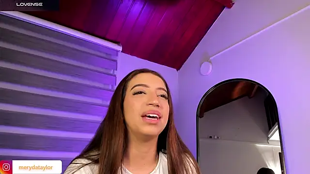 Онлайн чат XXX MERIDA_TAYLOR