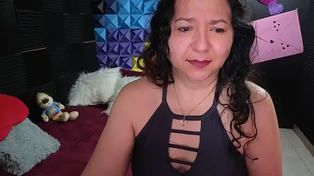 katifoxx: онлайн-секс-чат