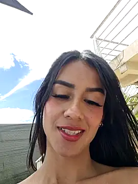 Juliana_Xander Adlı Modelin Canlı XXX Sohbeti