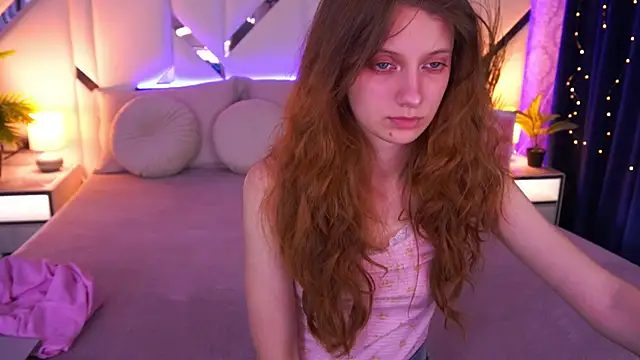 CuteeFoxy Live XXX Chat