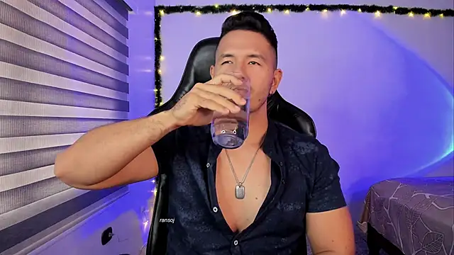 ransoj Adlı Modelin Canlı XXX Sohbeti