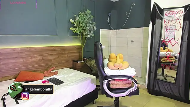 Fallen_Angel999777 élő XXX-chatje