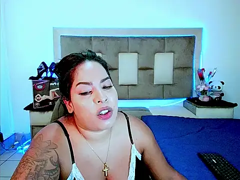 indiantopaz694u élő XXX-chatje