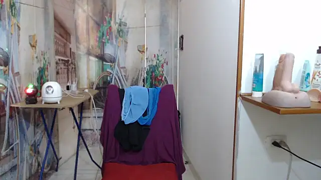 curly_greeneyed Adlı Modelin Canlı XXX Sohbeti