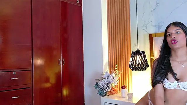 Chat XXX en directo de AnnaLoren_