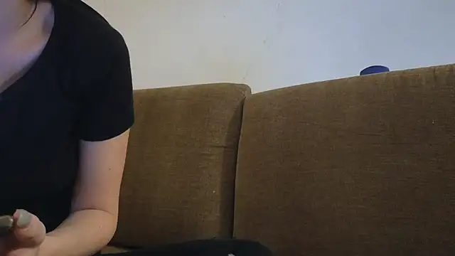 EvaSmith77777 Adlı Modelin Canlı XXX Sohbeti