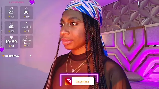 Queen_perla_ élő XXX-chatje