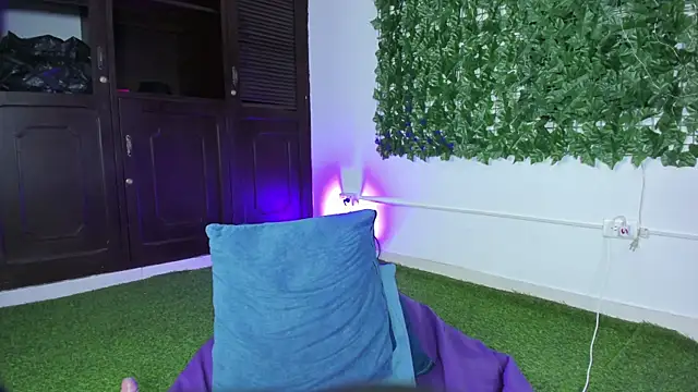 Онлайн чат XXX BellaRoux1