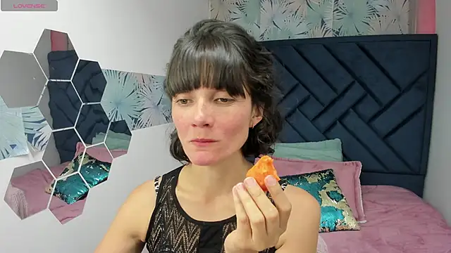 Valery_More__ élő XXX-chatje