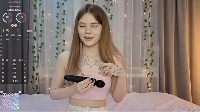 XXX chat uživo modela CarolinePepper