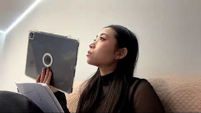 Pokazy przed kamerką – SweetMiaXO