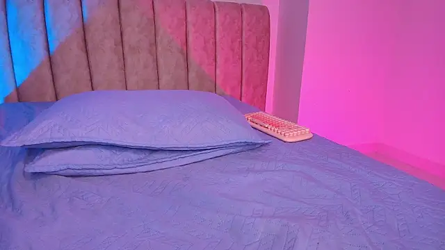 Chat +18 de agath_69 ao vivo