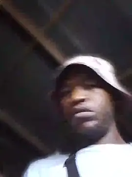 Show modela Gold_Digger86 na web-kameri