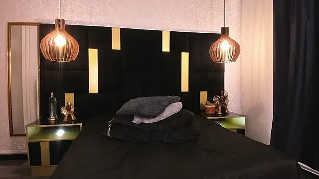 Lucio__Fox 现场XXX聊天