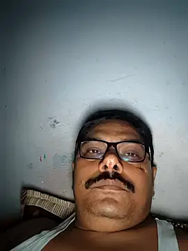 SrmotrsのライブXXXチャット