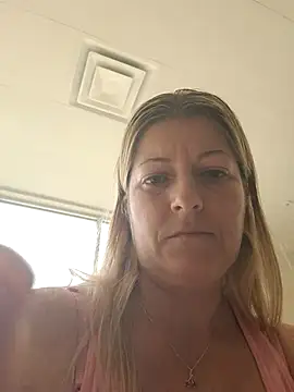 Chat +18 de NikkiBlisss ao vivo