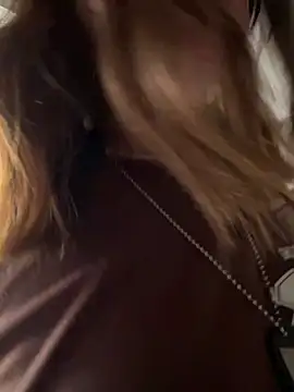 Chat +18 de Bonni_lohan ao vivo