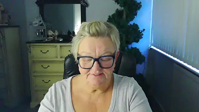 BridgetBlueEyes: διαδικτυακό σόου στην κάμερα