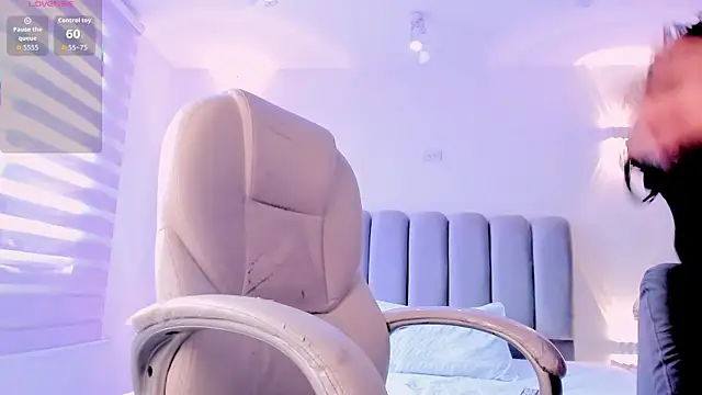 CarolineFyre 现场XXX聊天