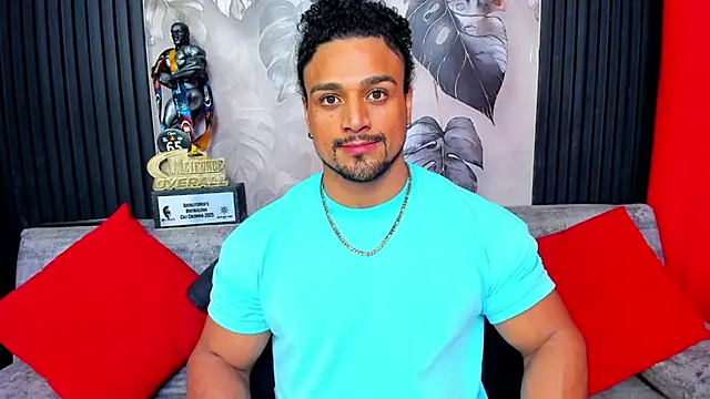 MikeEstevess 即時 XXX 聊天