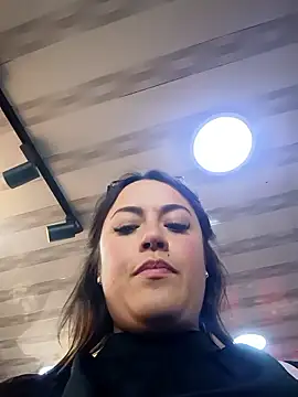 Lesly_10- Chat XXX in diretta