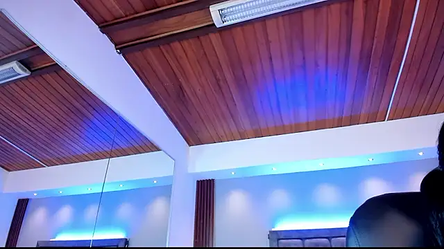 Ambar_Cooxx: онлайн-секс-чат