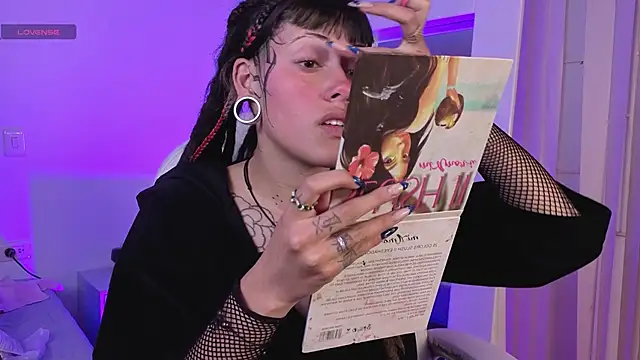 XXX chat uživo modela _sharlotte777