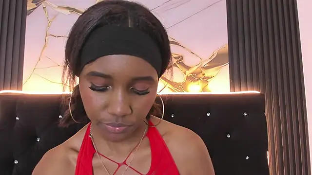 Mia_Devereaux167 Adlı Modelin Canlı XXX Sohbeti