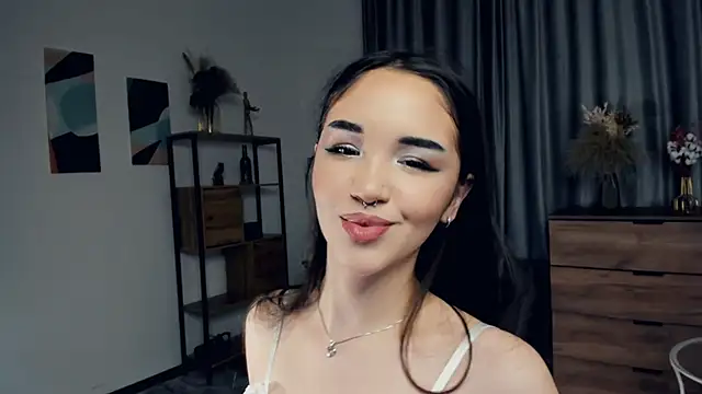 AvantgardAlone live XXX chat