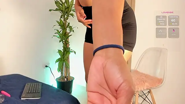 Chinese_goddess_ Adlı Modelin Canlı XXX Sohbeti