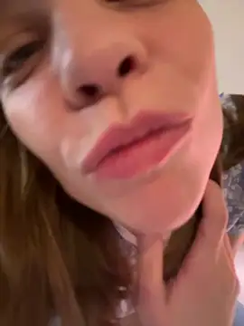 LeyaJohnson live XXX chat