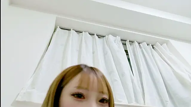 Chat +18 de noaco_chan ao vivo