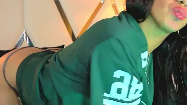 แชท XXX สดของ MeelFox