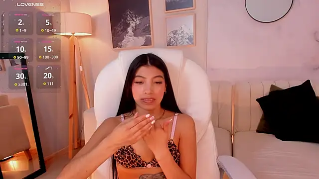 Tiffany_Low live XXX chat