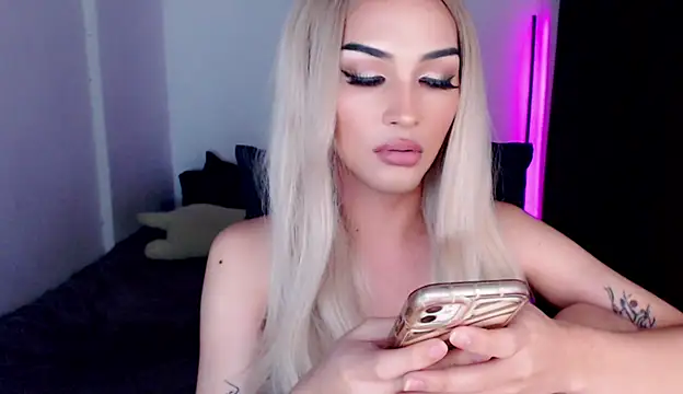 Alicegreenexx Show in webcam