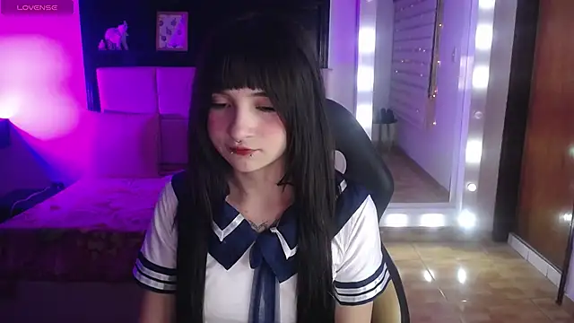 _Charlotte_Collins_'s Live XXX Chat