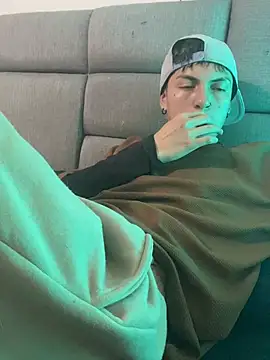 Chat +18 de NaytonFreeman ao vivo