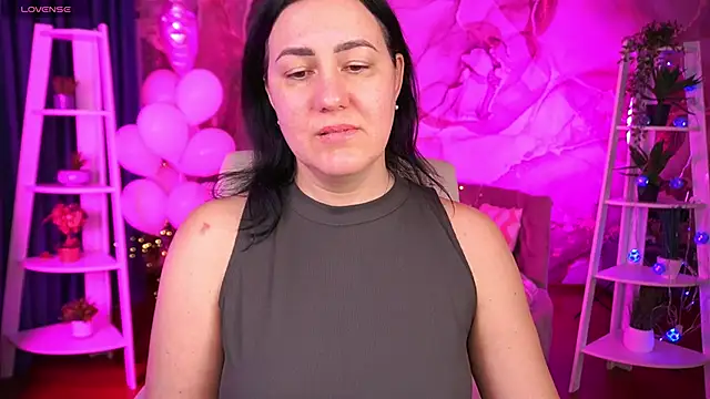 VelvetLuck's Live XXX Chat