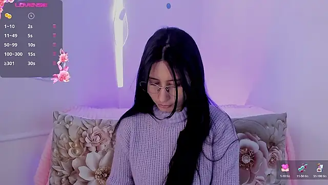 NayeCloudn Live XXX chat