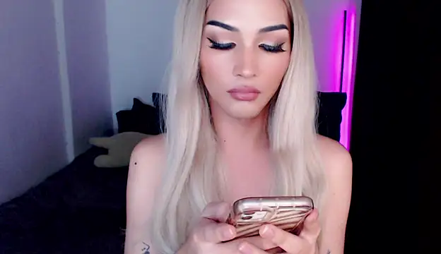 Chat +18 de Alicegreenexx ao vivo